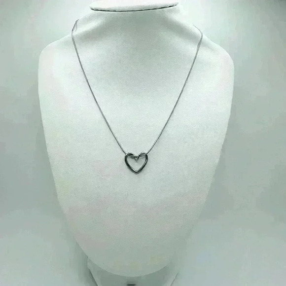 The Classic Heart Pendant in Silver - Picture 1 of 5